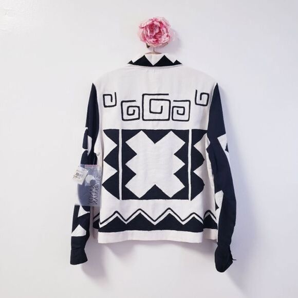 Sandy Starkman Black and White Aztec Print Shacket - Picture 10 of 10